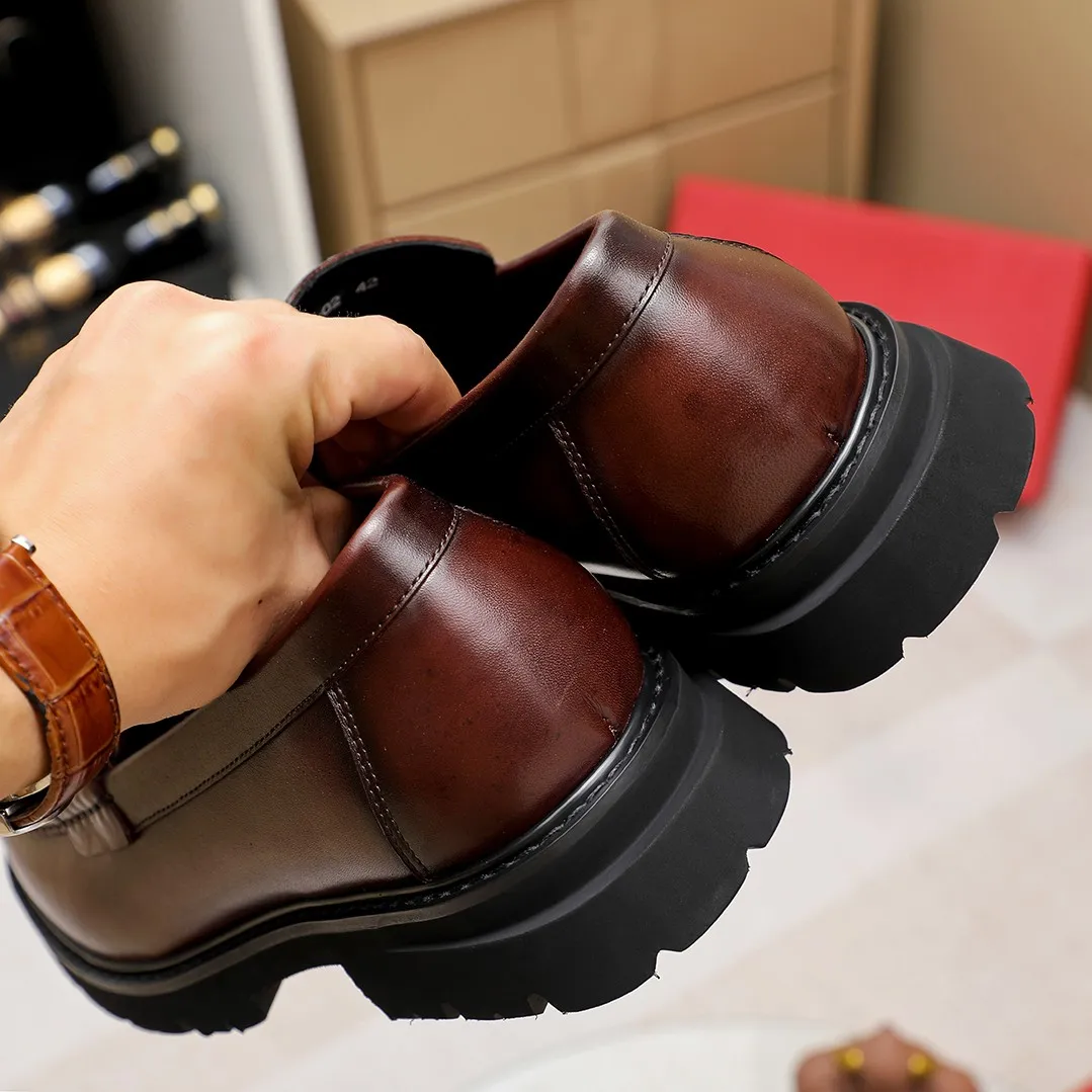 Men's shoes 💰460 🔥Ferragamo's new men's casual slip-on shoes🇨🇳Official website original 1:1 mold, original quality💯Fine workmanship, high-end luxury☘The upper is made of imported Italian first-layer cowhide🌴🐂Leather lining🍓Rubber wear-resistant and non-slip outsole, breathable and comfortable to wear🍍The first choice for high-grade men🍉3 colors available! Code number 38-45……